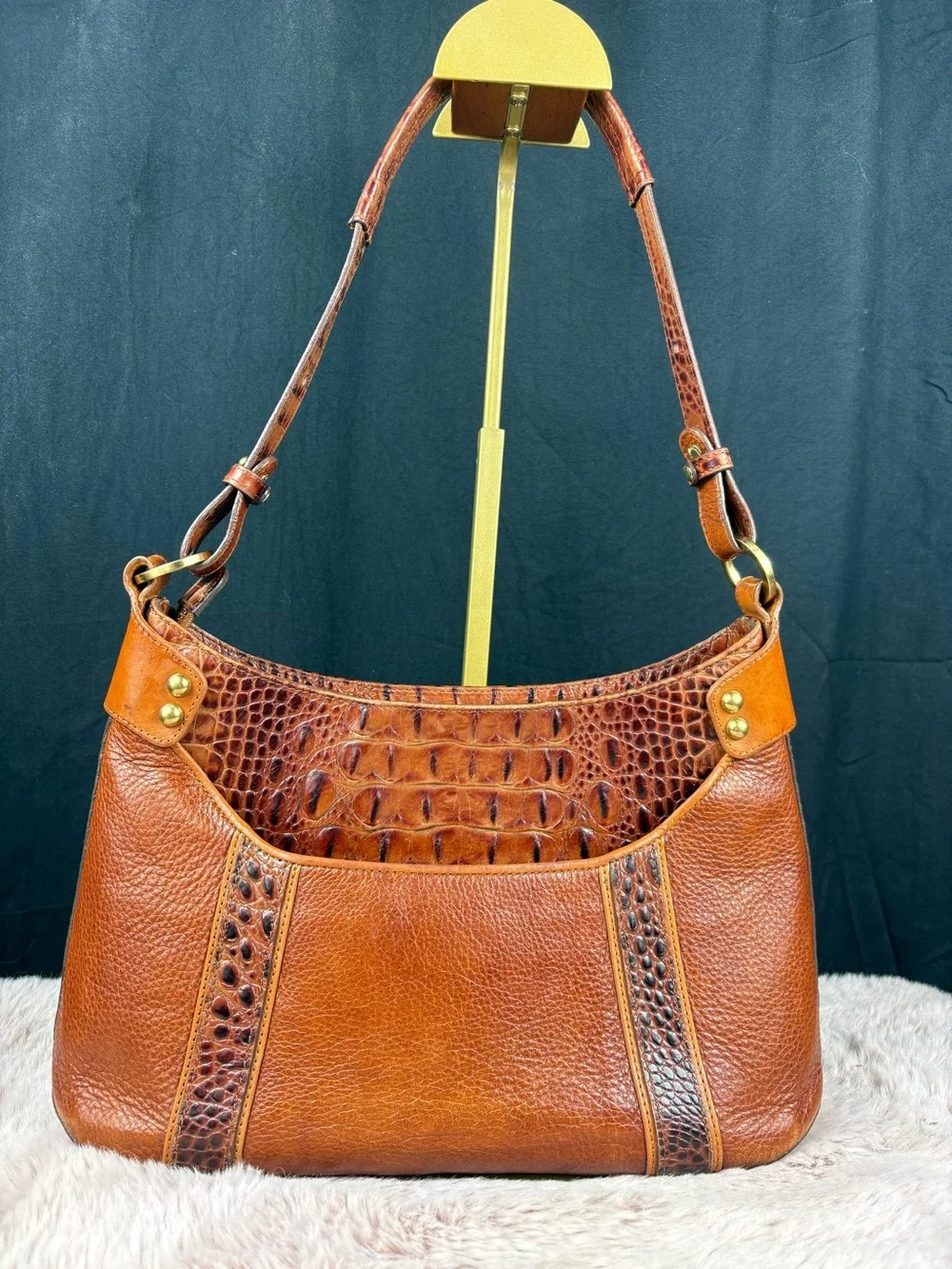 Brahmin 103692 Vintage Cognac Croc Embossed Leather Shoulder Bag Purse EUC